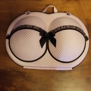 Jackys Bra traveling case